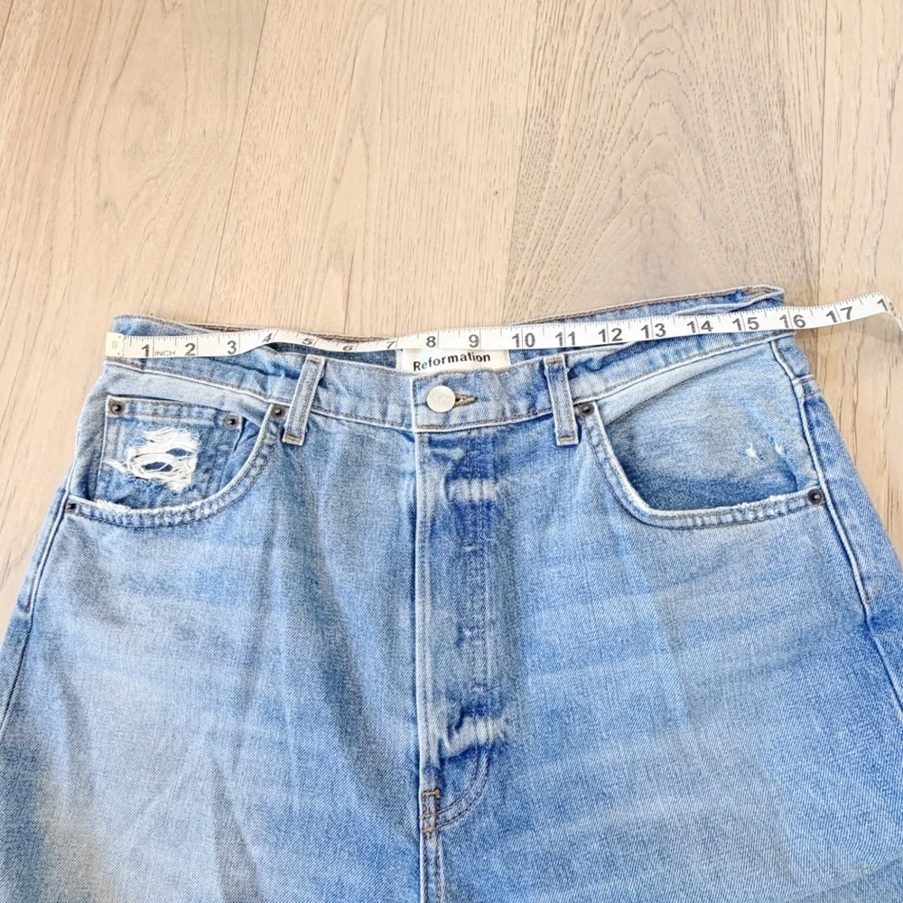 Reformation 31 Cynthia High Rise Relaxed Distressed Jeans Light Blue Oahu Wash